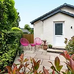 Stylish - Centre With Parking Space