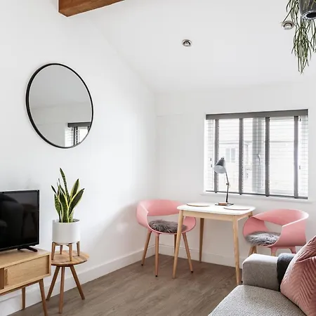 Apartment Stylish Flat - Centre With Parking