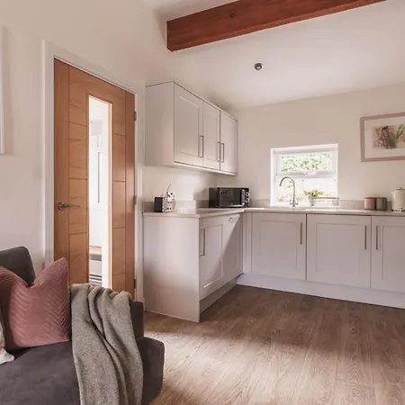 Stylish - Centre With Parking Space *